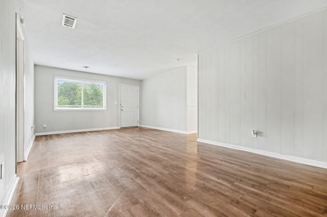 6889 TOM THUMB Drive, Jacksonville, FL 32210