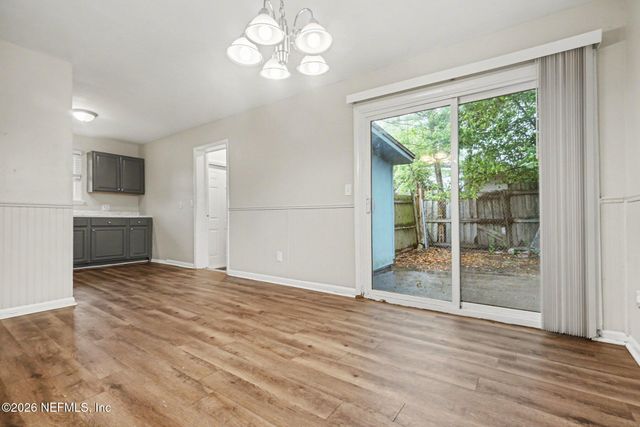 6889 TOM THUMB Drive, Jacksonville, FL 32210