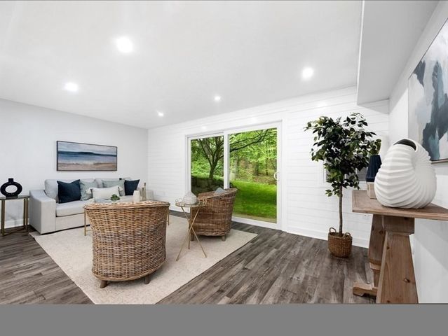 3 Beals Cove Rd E, Hingham, MA 02043