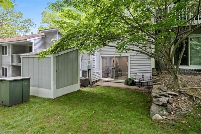 3 Beals Cove Rd E, Hingham, MA 02043
