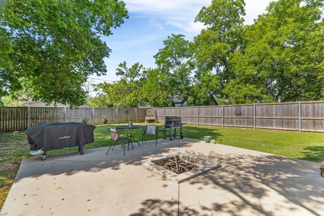 430 E Monterey Street, Denison, TX 75021