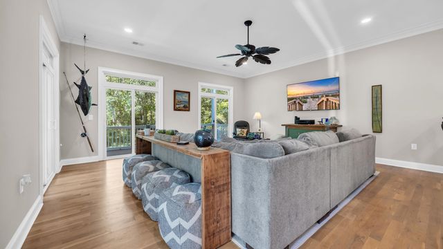 53 Harbourreef Dr., Pawleys Island, SC 29585