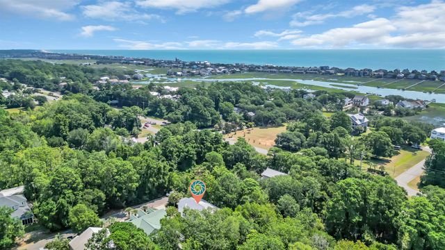 53 Harbourreef Dr., Pawleys Island, SC 29585