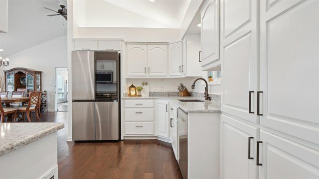1 Hartura Point, Hot Springs Village, AR 71909