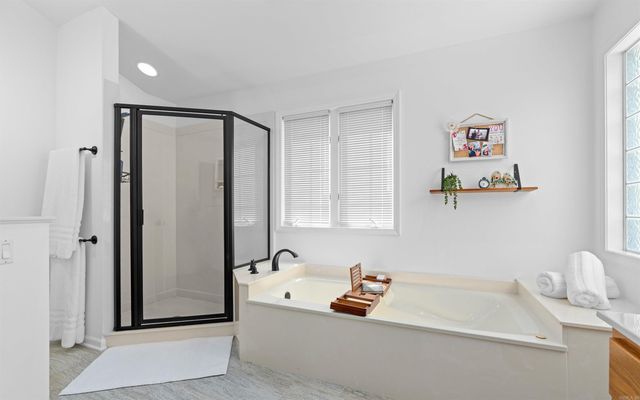 1 Hartura Point, Hot Springs Village, AR 71909