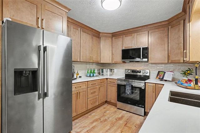 115 Lakeview Drive, Stockbridge, GA 30281