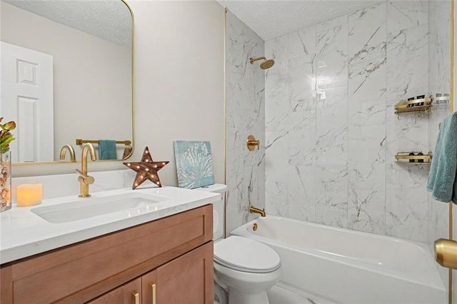 115 Lakeview Drive, Stockbridge, GA 30281