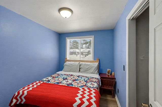 37 W Raymond Road, Lakewood Club Vllg, MI 49457