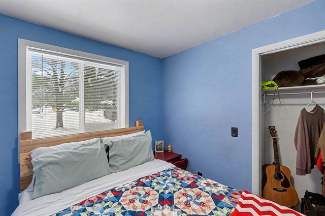 37 W Raymond Road, Lakewood Club Vllg, MI 49457