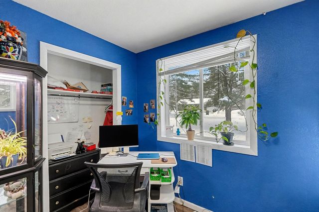 37 W Raymond Road, Lakewood Club Vllg, MI 49457