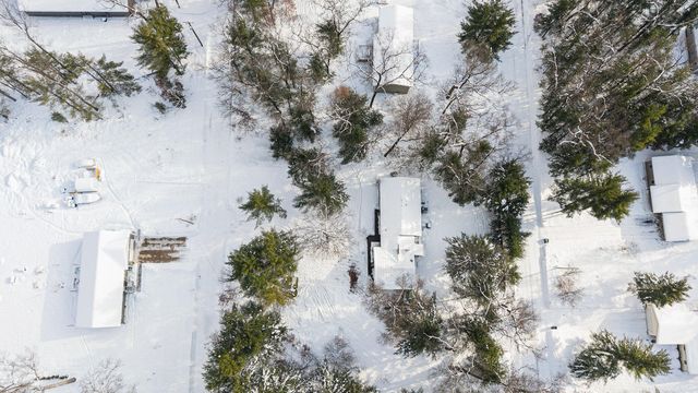 37 W Raymond Road, Lakewood Club Vllg, MI 49457