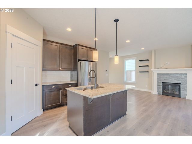 1145 S QUAIL RUN Pl, Ridgefield, WA 98642