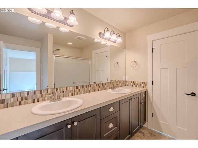 1145 S QUAIL RUN Pl, Ridgefield, WA 98642