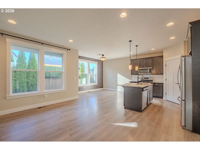 1145 S QUAIL RUN Pl, Ridgefield, WA 98642