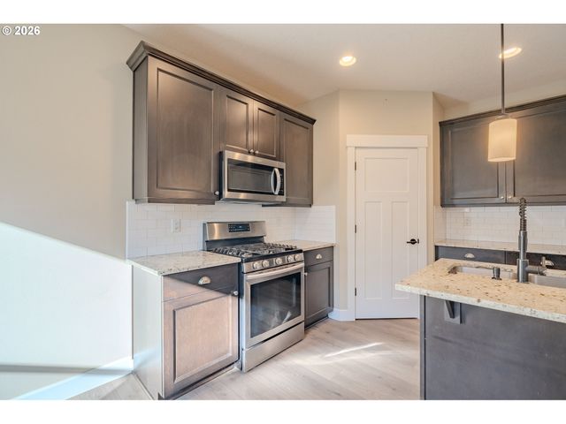 1145 S QUAIL RUN Pl, Ridgefield, WA 98642