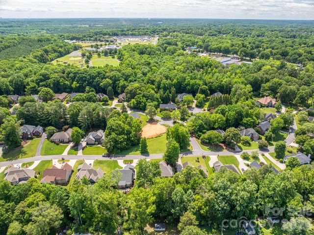 4017 Foxes Trail, Cramerton, NC 28032