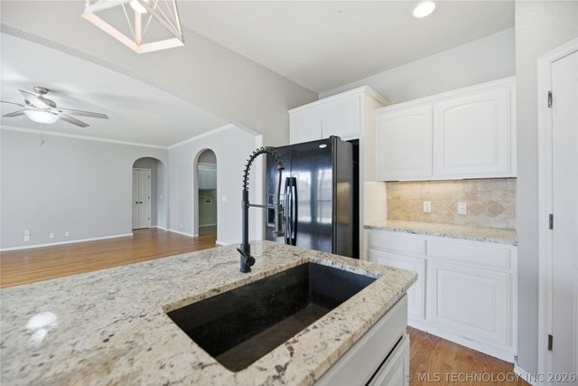 3335 S 204th East Avenue, Broken Arrow, OK 74014