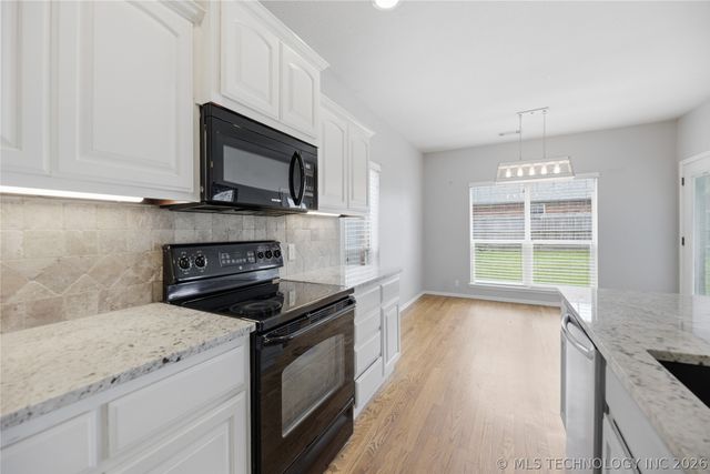 3335 S 204th East Avenue, Broken Arrow, OK 74014