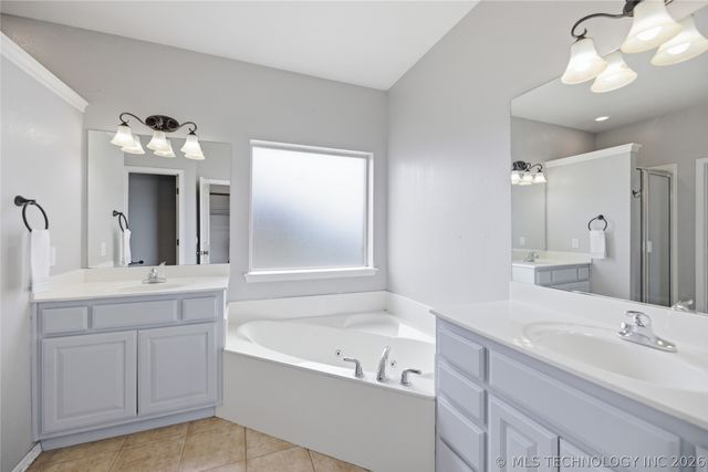 3335 S 204th East Avenue, Broken Arrow, OK 74014