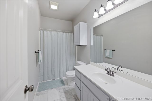3335 S 204th East Avenue, Broken Arrow, OK 74014