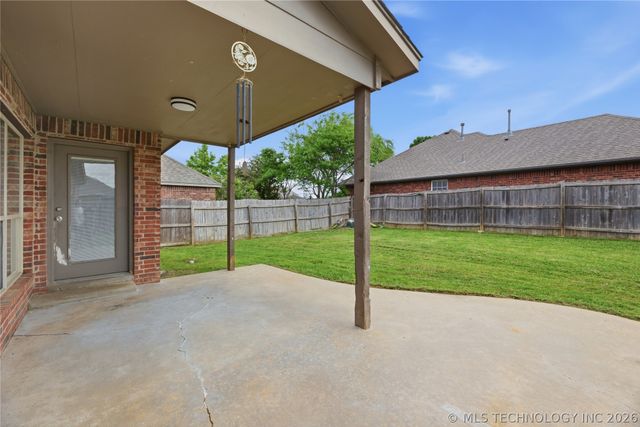 3335 S 204th East Avenue, Broken Arrow, OK 74014