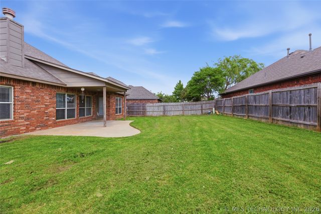 3335 S 204th East Avenue, Broken Arrow, OK 74014