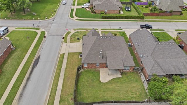 3335 S 204th East Avenue, Broken Arrow, OK 74014