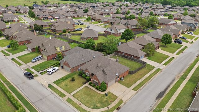 3335 S 204th East Avenue, Broken Arrow, OK 74014