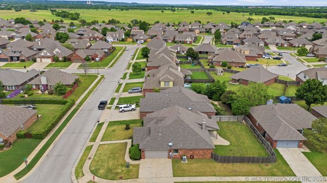 3335 S 204th East Avenue, Broken Arrow, OK 74014