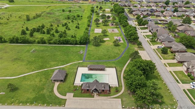 3335 S 204th East Avenue, Broken Arrow, OK 74014