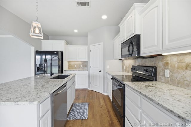 3335 S 204th East Avenue, Broken Arrow, OK 74014