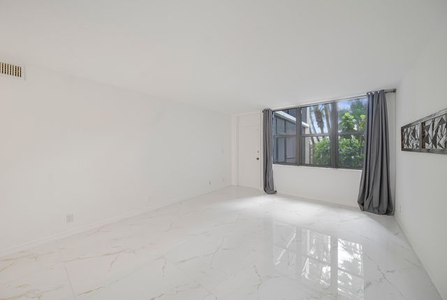 16300 Golf Club Road 114, Weston, FL 33326