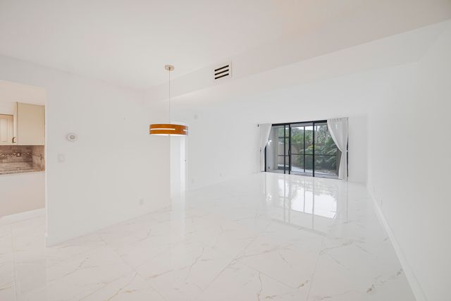 16300 Golf Club Road 114, Weston, FL 33326