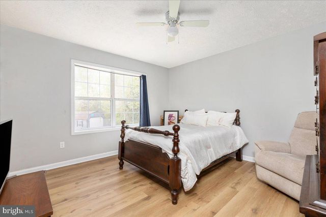 10346 GROVES FARM RD, Midland, VA 22728