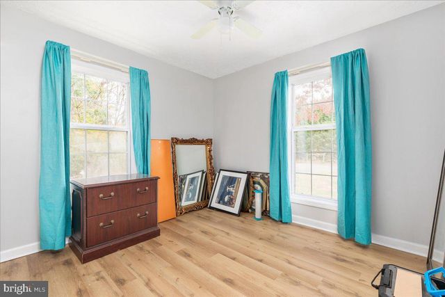 10346 GROVES FARM RD, Midland, VA 22728