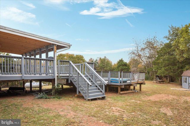 10346 GROVES FARM RD, Midland, VA 22728