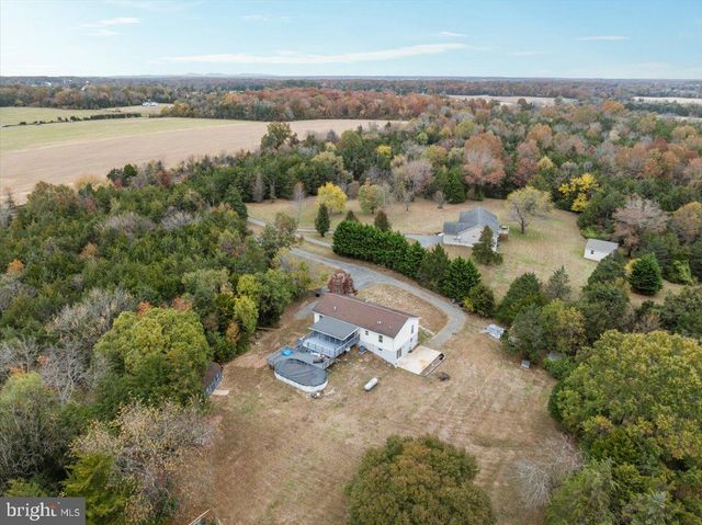 10346 GROVES FARM RD, Midland, VA 22728