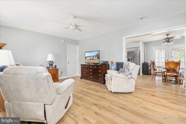 10346 GROVES FARM RD, Midland, VA 22728