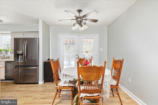 10346 GROVES FARM RD, Midland, VA 22728