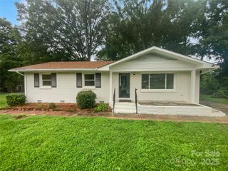 6139 Castle Court, Charlotte, NC 28213