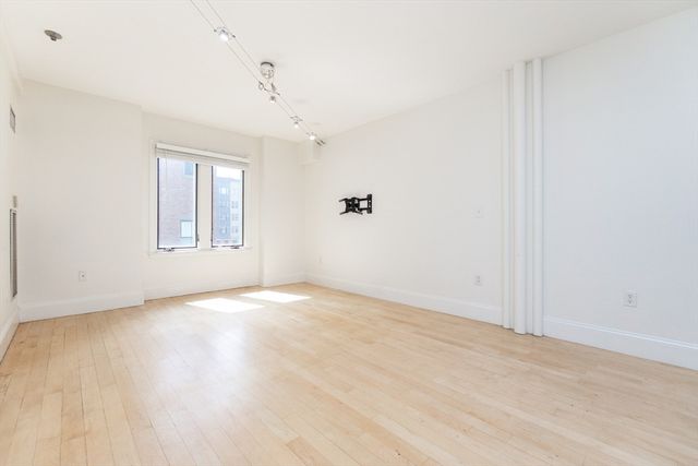 45 W Broadway 208, Boston, MA 02127