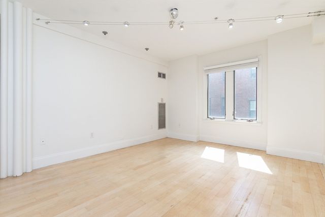 45 W Broadway 208, Boston, MA 02127