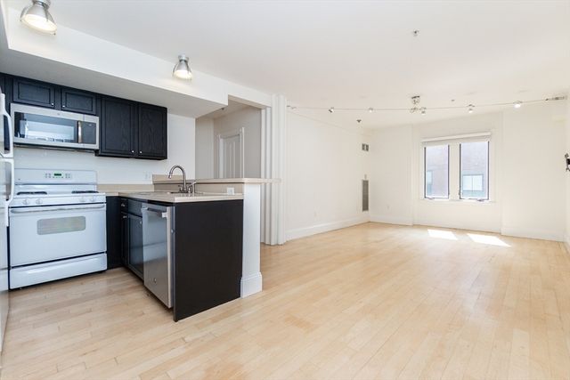 45 W Broadway 208, Boston, MA 02127