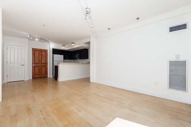 45 W Broadway 208, Boston, MA 02127