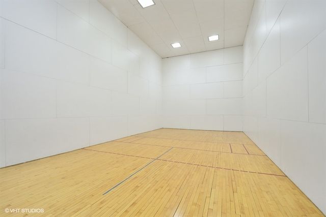 211 E Ohio Street 1906, Chicago, IL 60611