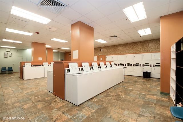 211 E Ohio Street 1906, Chicago, IL 60611