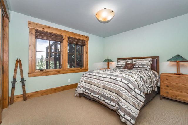 11221 Skislope Way, Truckee, CA 96161