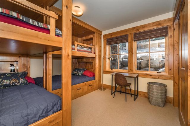 11221 Skislope Way, Truckee, CA 96161