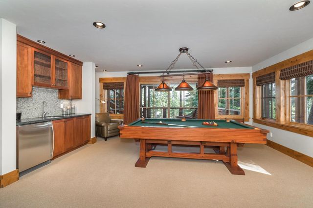 11221 Skislope Way, Truckee, CA 96161