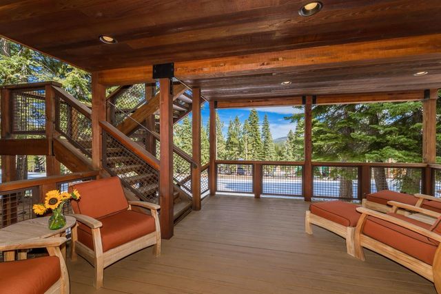 11221 Skislope Way, Truckee, CA 96161